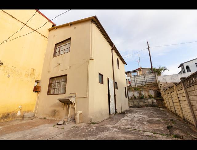2 BEDROOM HOUSE FOR SALE IN MONTFORD
